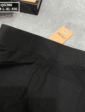 Quần leggin màu đen kèm túi giấy lựng thun