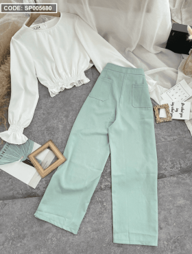 Set crop trắng tay phồng bo chun eo kết hợp quần suông xanh
