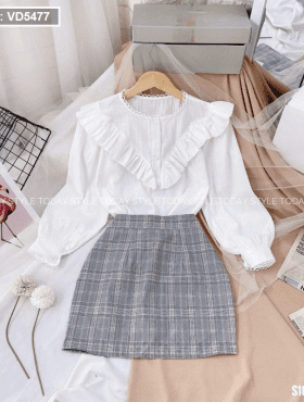 Set áo peplum trắng viền bèo kết hợp quần váy caro