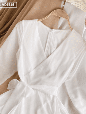 Đầm maxi trắng 2 dây phối nút hông eo