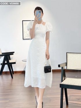 Đầm maxi màu trắng cổ yếm vải ren bi tay nơ - VD5650