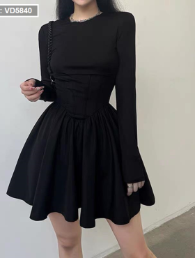 Đầm xoè tay dài len đen - VD5840