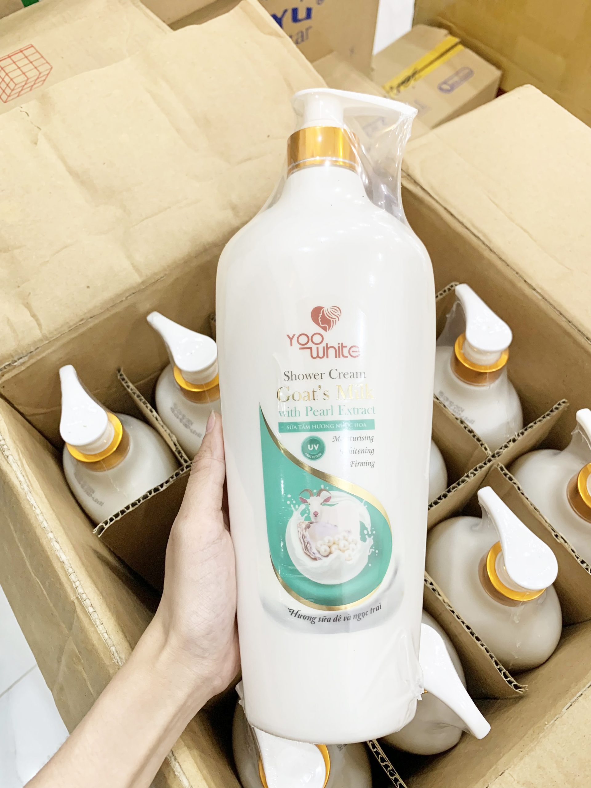 Sữa Tắm Nước Hoa Yoo White Hương Sữa Dê Và Ngọc Trai 1200ml