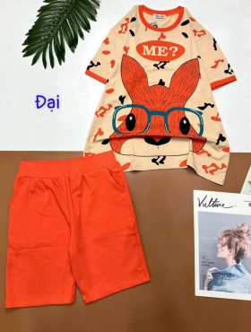 Đồ bộ quần lửng màu cùng màu áo in hình con thỏ đeo kính - DBO4605