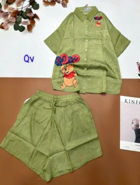 Đồ bộ quần đùi áo sơ mi tay ngắn in hình gấu Pooh - DBO4703