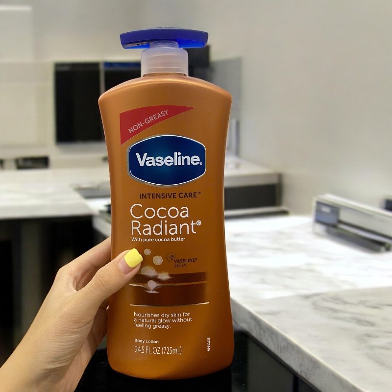 Sữa Dưỡng Thể Vaseline Intensive Care Cocoa Radiant Màu Nâu 725ml - Hàng Xách Tay