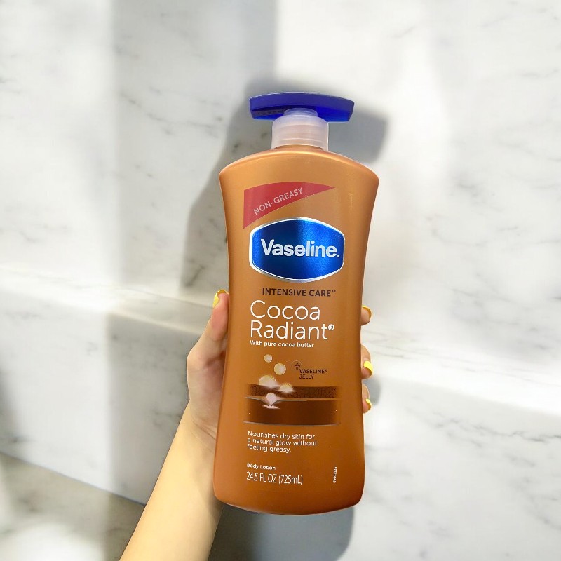 Sữa Dưỡng Thể Vaseline Intensive Care Cocoa Radiant Màu Nâu 725ml - Hàng Xách Tay