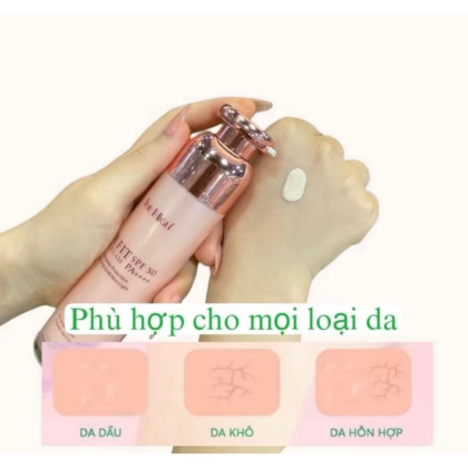 Sữa chống nắng SPF 50+ giúp da chống lại tia UV  ngăn ngừa lõa hóa da,phục hồi da khi đi dưới nắng