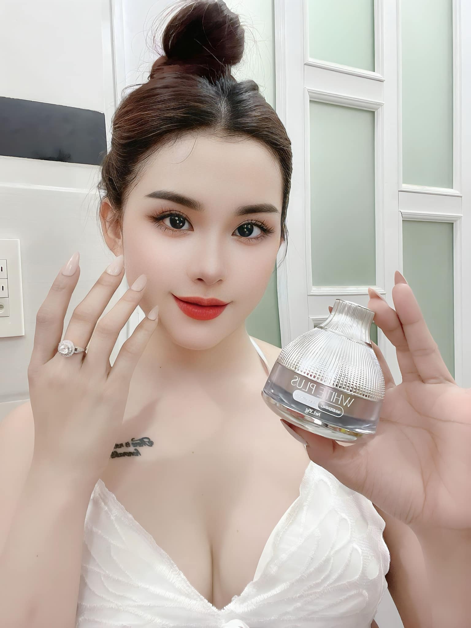 Kem Face Lười Thượng Hạng 2024 White Plus Queenie Skin