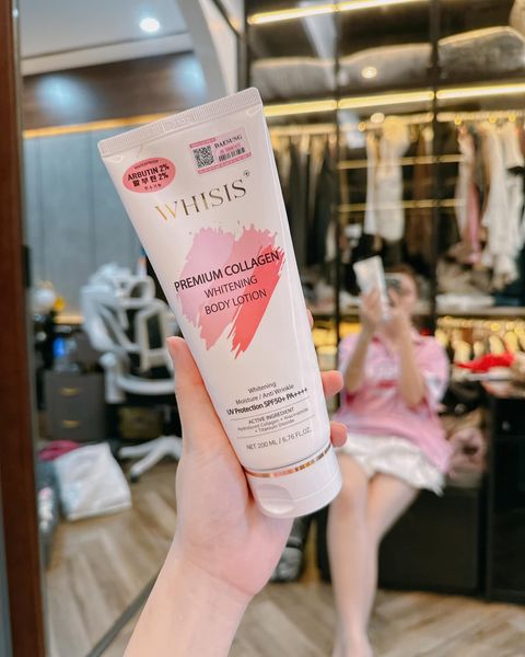 Sữa dưỡng thể làm trắng da chống nắng WHISIS Premium Collagen Whitening Body Lotion