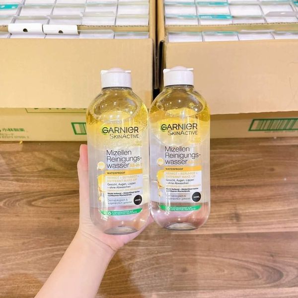 Nước Tẩy Trang Garnier Skin Active Oil Infused Micellar Cleansing Water Màu Vàng