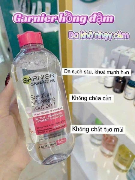 Nước tẩy trang Garnier Micellar Cleansing Water màu hồng