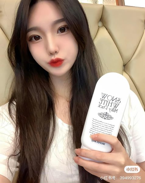 Kem Tắm Trắng Snow White Milky Pack