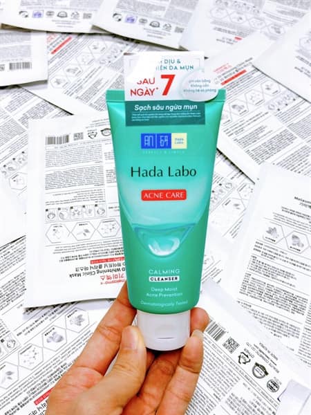 Sữa rửa mặt Hada Labo cho da dầu mụn, da nhạy cảm Hada Labo Acne Care Calming Cleanser 80g