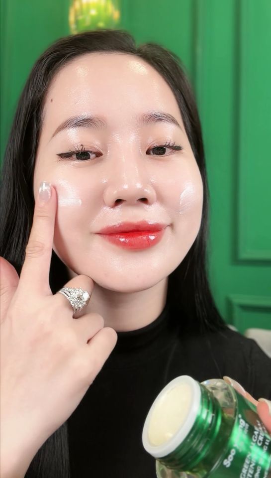 Kem Face Xanh Dưỡng Trắng Da Soo Young Mini Green Algae Whitening Cream Vitamin buổi sáng cho các nàng là một em bé xanh xanh này đây