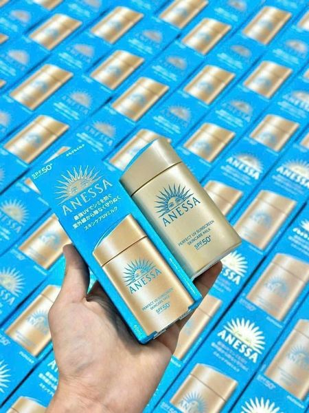 Công dụng của Sữa chống nắng dưỡng da kiềm dầu Anessa Perfect UV Sunscreen Skincare Milk SPF50+ PA++++