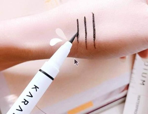 Kẻ Mắt Nước Karadium Waterproof Brush Liner Nữ Hoàng trong các loại kẻ mắt nước