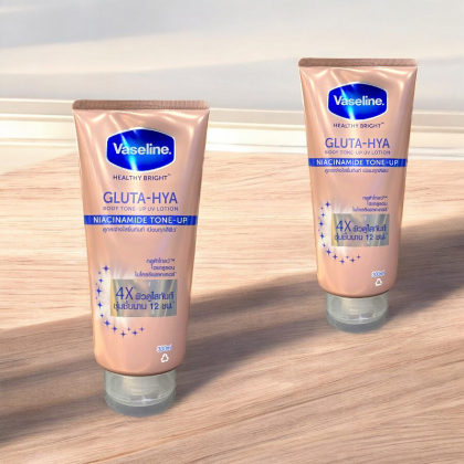 Sữa Dưỡng Thể Vaseline 4X Healthy Bright Gluta-Hya Body Niacinamide Tone-Up Lotion 300ml