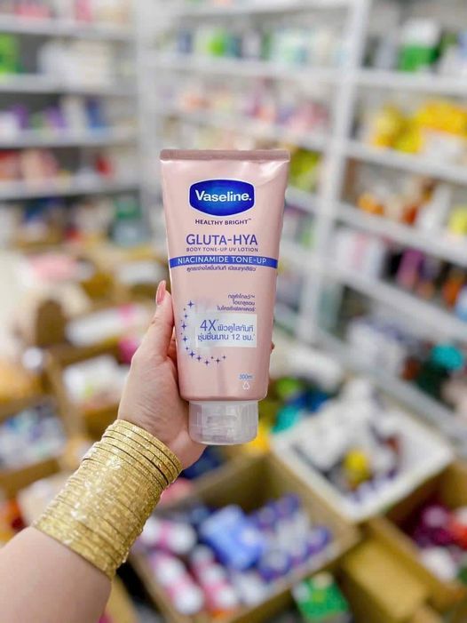 Dưỡng thể trắng Da Vaseline Gluta-Hya Niacinamide Tone-Up