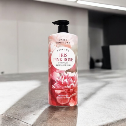 Sữa Tắm Nước Hoa On The Body Màu Hồng Iris Pink Rose 1100ml loại bỏ nỗi lo về vết đen tế bào chết