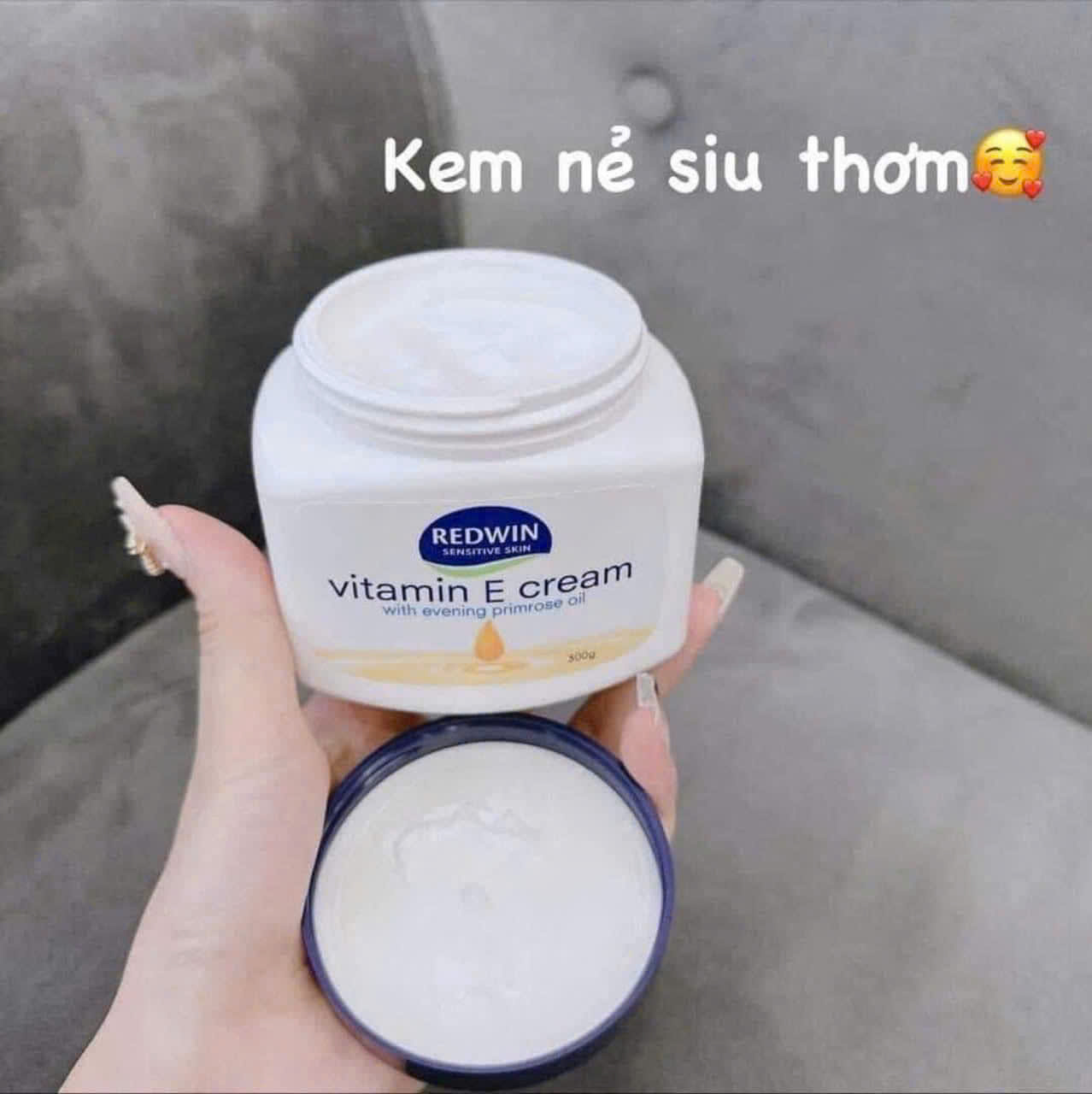 Kem Dưỡng Ẩm Sáng Da Vitamin E Redwin Úc (300g)