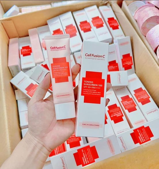 Kem Chống Nắng Nâng Tông Cell Fusion C Toning Sunscreen 100 giúp làm trắng chóng tia cực tím và cải thiện nếp nhăn