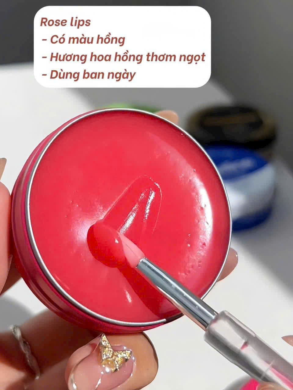 Dưỡng môi Vaseline lip Therapy bản hộp thiếc