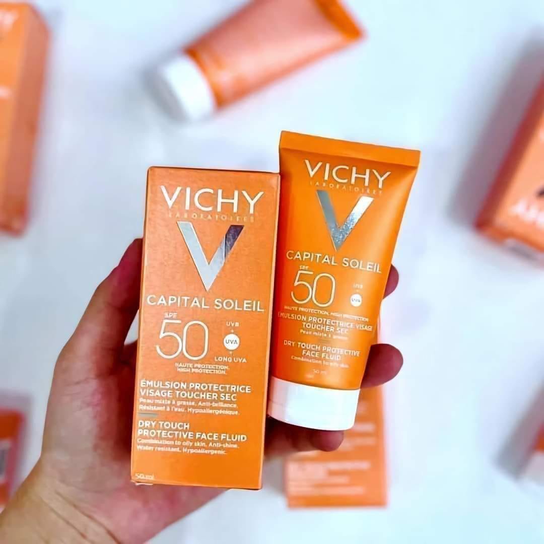 Kem chống Nắng Vichy Capital Soleil Dry Touch Face Fluid SPF50 là sản phẩm kem chống nắng giúp bảo vệ da trước tác hại của tia UVB và tia UVA