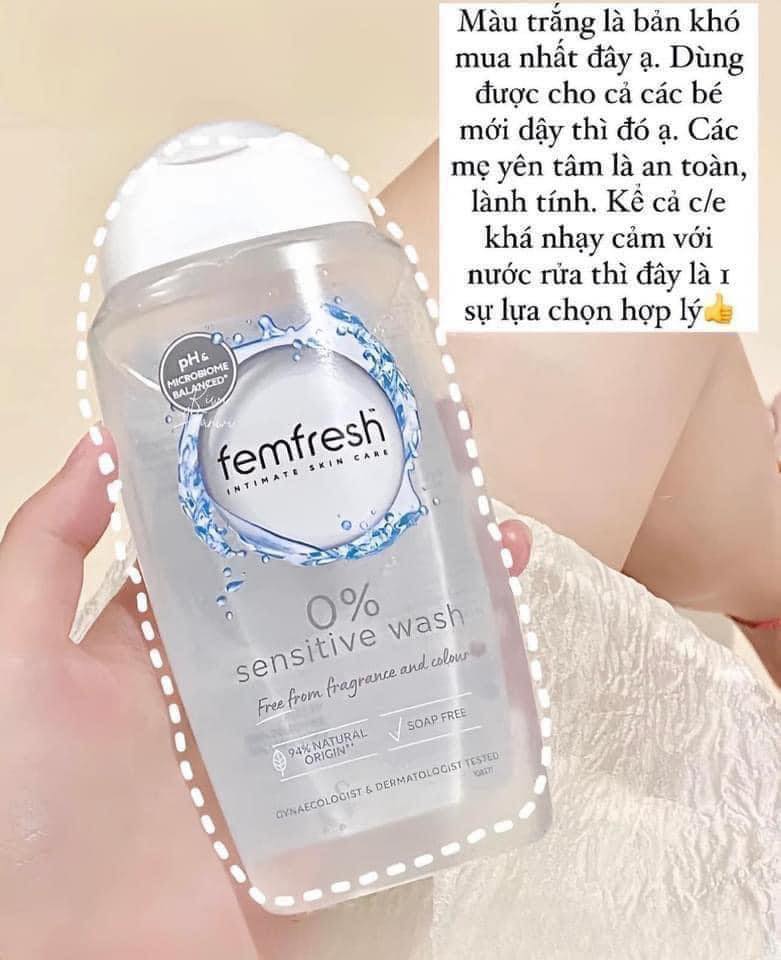 Dung Dịch Vệ SInh Phụ Nữ Femfresh Màu Bạc  Cho Da Nhạy Cảm 250ml