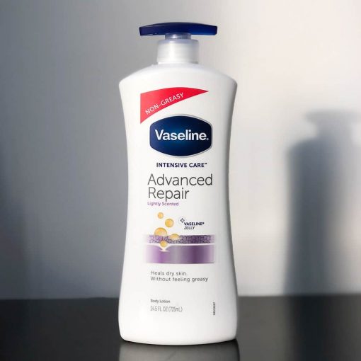 Sữa vaseline dưỡng thể trắng da Advanced Repair 725ml