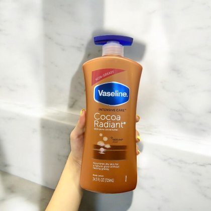 Sữa Dưỡng Thể Vaseline Intensive Care Cocoa Radiant Màu Nâu 725ml  Hàng Xách Tay