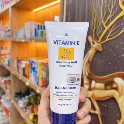 Sữa Rửa Mặt Vitamin E AR Thái Lan Tuýp 190g