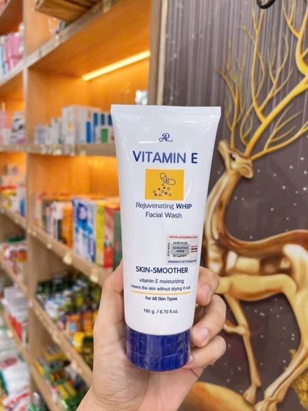 Sữa Rửa Mặt Vitamin E Aron Thái Lan 190g Làm sáng da cân bằng độ ẩm