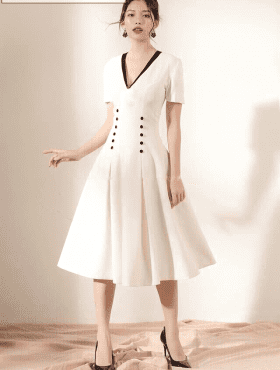 Đầm trắng xòe cổ tim vải Cotton thái