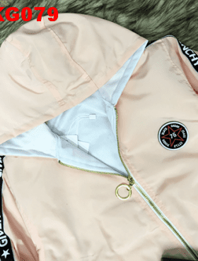Xưởng sỉ áo khoác dù nữ phối nón kết logo tròn