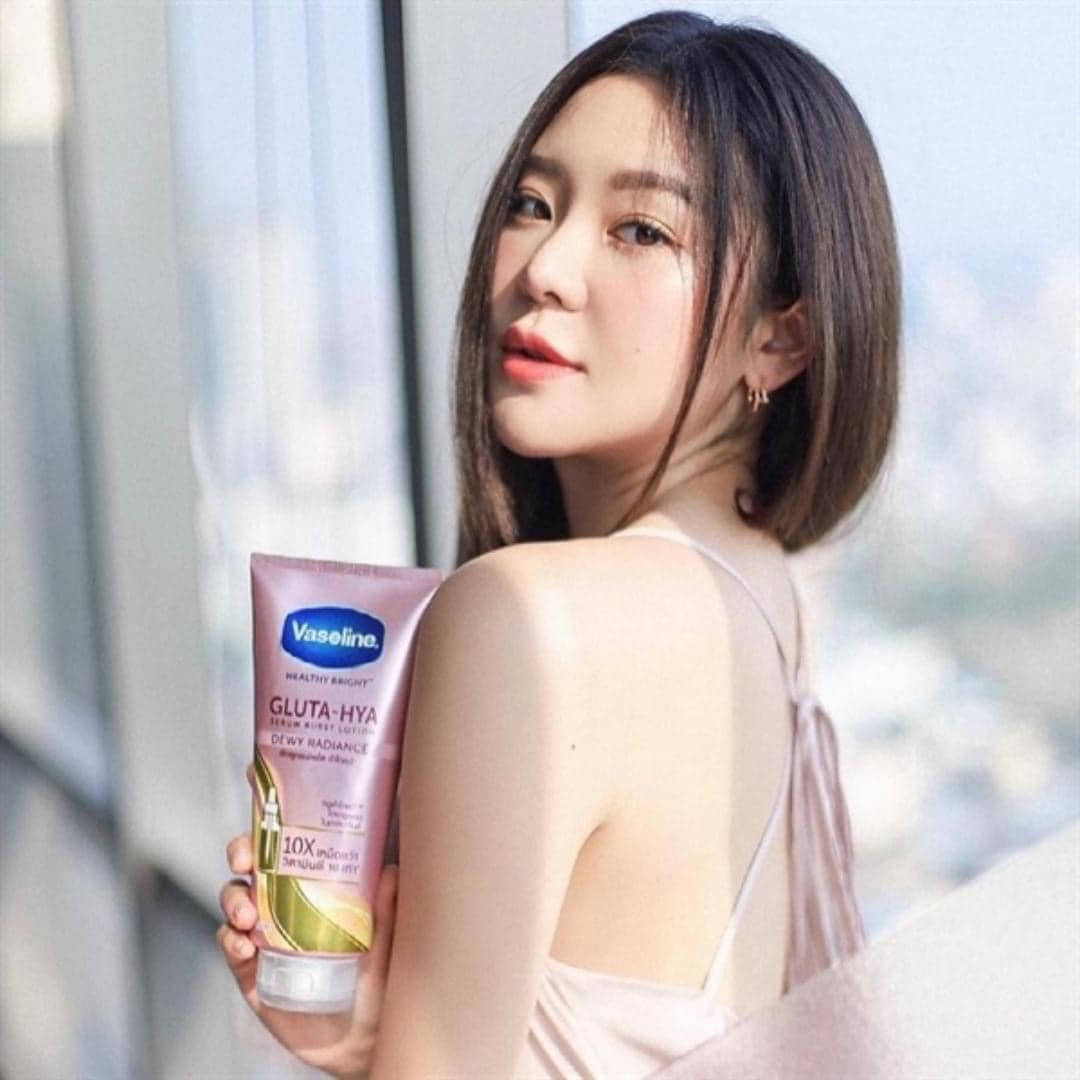 Yêu Chiều Làn Da Sữa Dưỡng Thể Vaseline 10X Màu Hồng