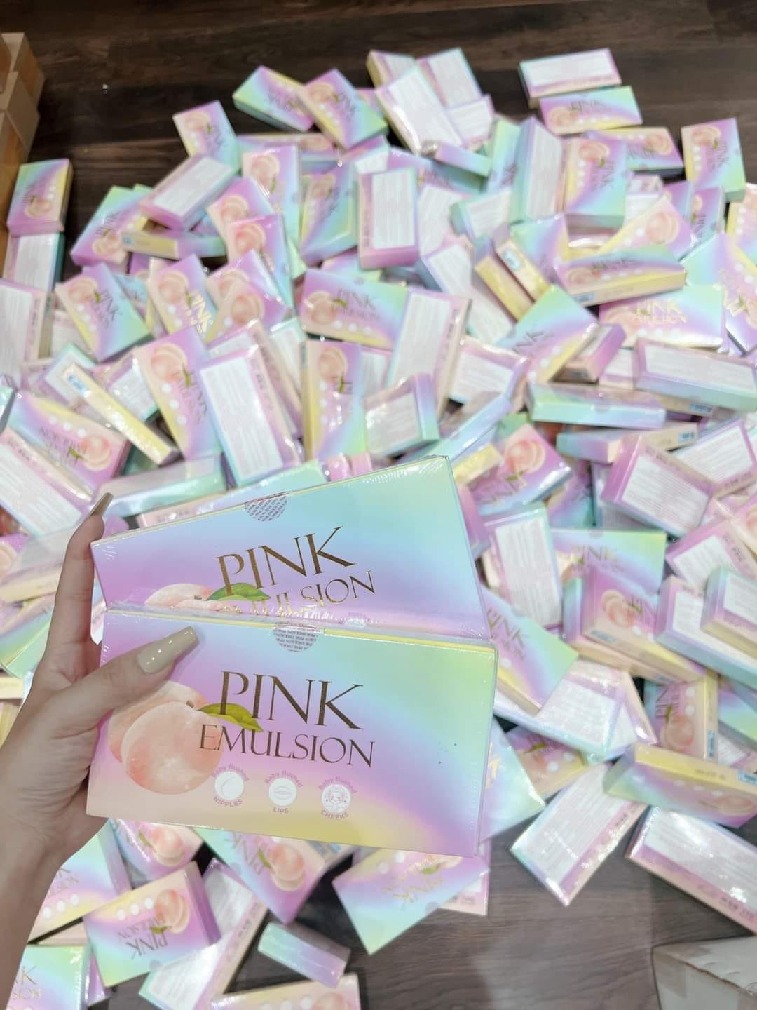 kem dưỡng má hồng Pink Emulsion Đánh má hồng cho thật xịn