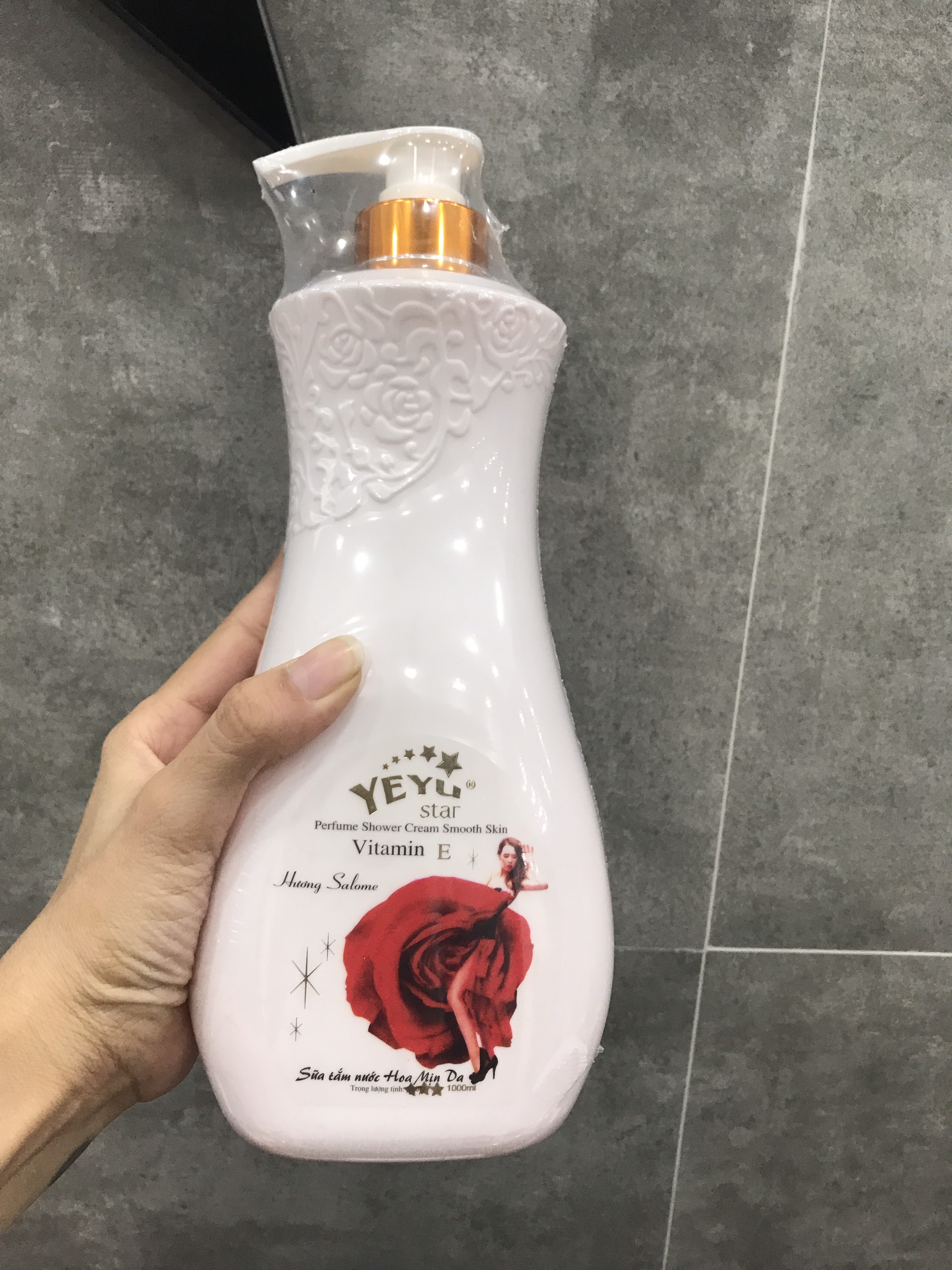 Sữa Tắm Nước Hoa Yeyu Star Hương Salome 1000ml