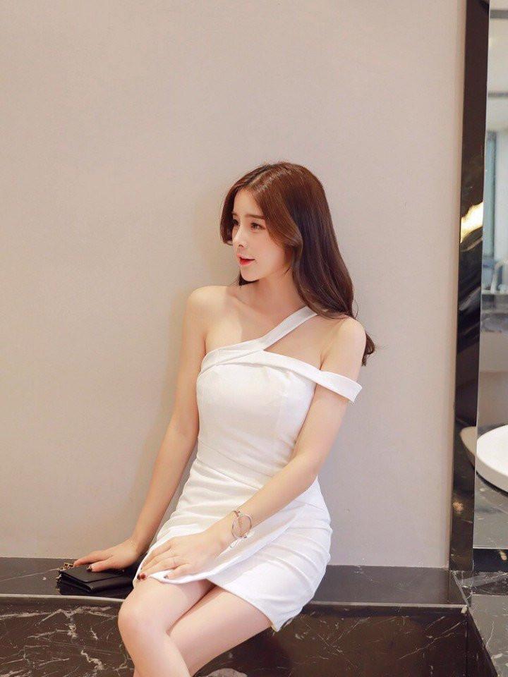 C4] Váy 2 dây trễ vai viền bèo, Váy trắng dự tiệc viền bèo dáng xòe |  Shopee Việt Nam